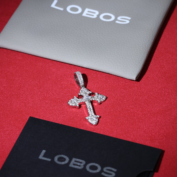 REGAL CROSS PENDANT - SILVER PLATED