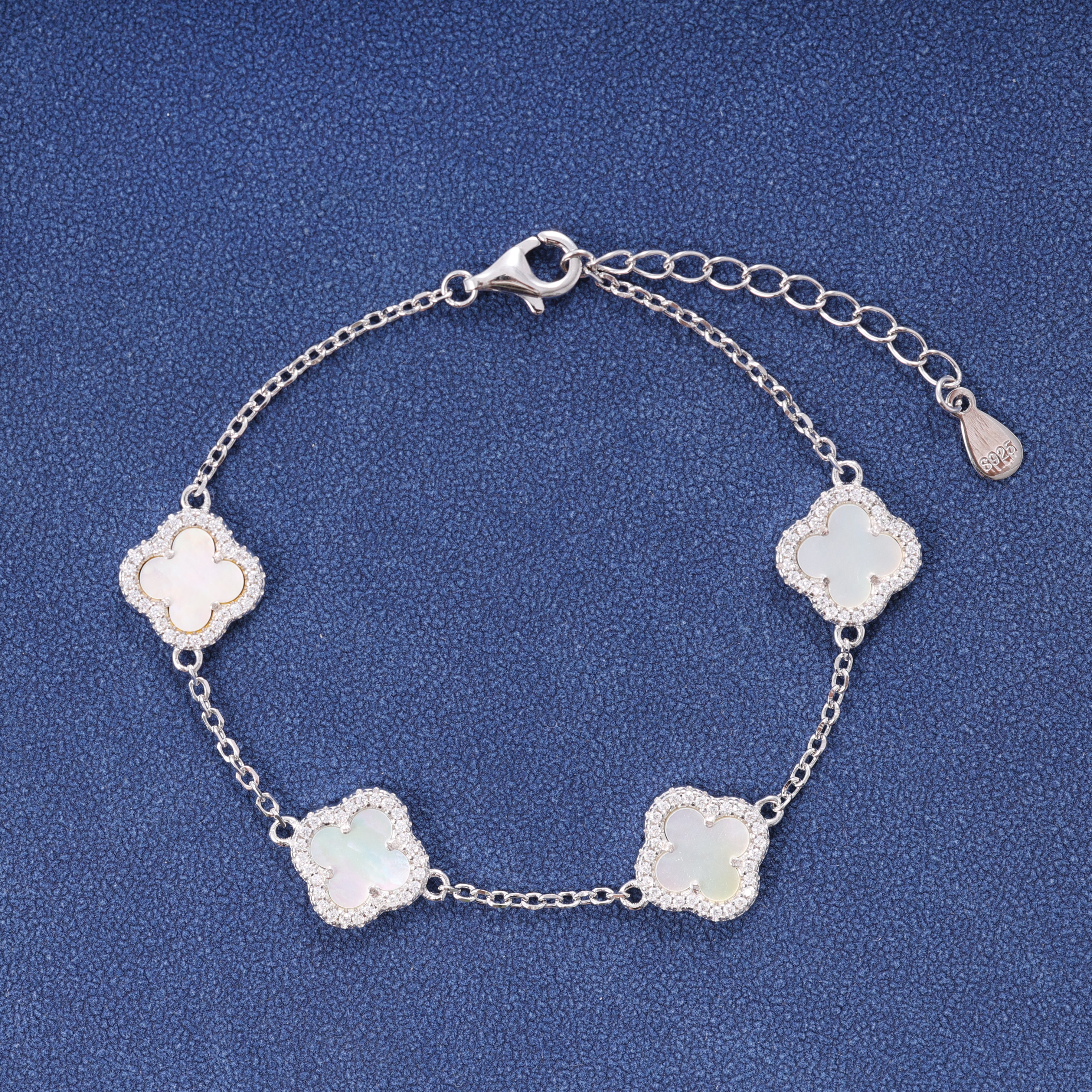 WHITE CLOVER BRACELET - SILVER PLATED